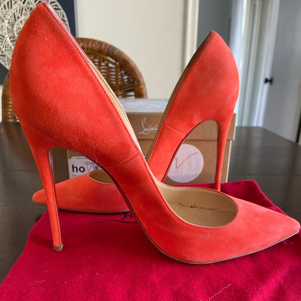 Christian Louboutin So Kate 38